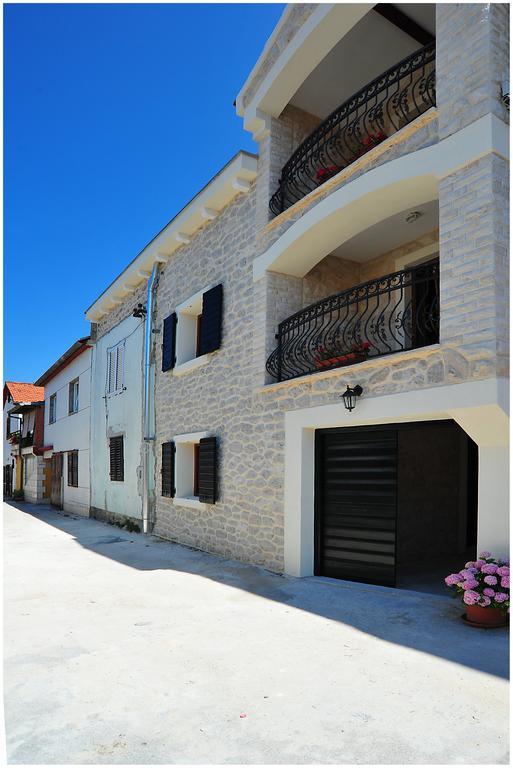 Apartments Cvita Bibinje Bagian luar foto